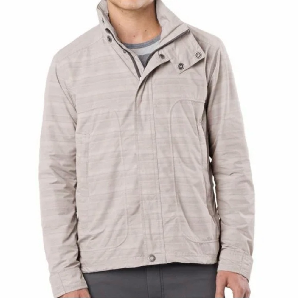 PrAna Men’s Stowaway Hooded Full-Zip Water-Repellent Rain Jacket in Pebble Small